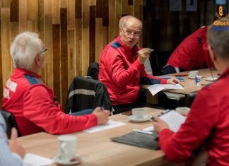 FOTO | Unul dintre cei mai aspri critici ai SCM Gloria Buzău, cooptat în staff-ul formaţiei buzoiene!