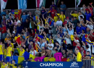 FOTO & VIDEO | Buzoienii Cristi Lupu şi Chirică Saron, campioni mondial la minifotbal după o finală interzisă cardiacilor!