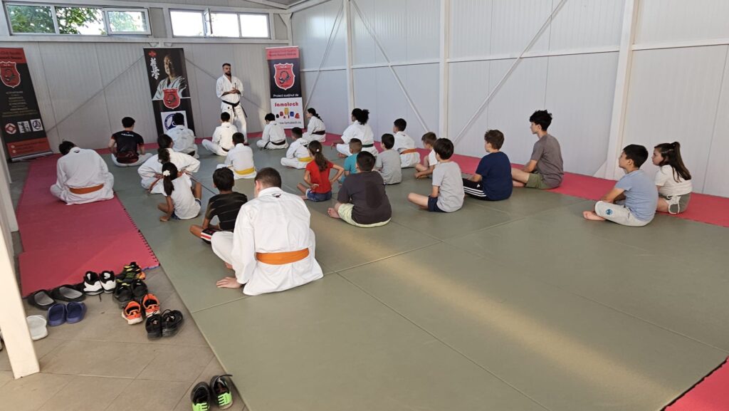 Karate Kuro Sasori deschide un nou centru la Pietroasele: sport, disciplină și integrare prin arte marțiale