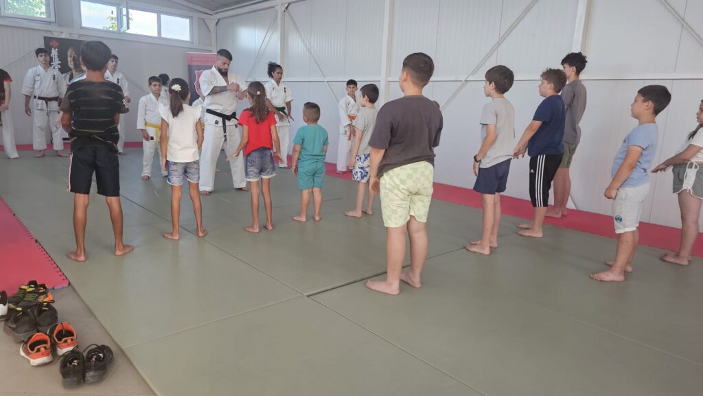 Karate Kuro Sasori deschide un nou centru la Pietroasele: sport, disciplină și integrare prin arte marțiale