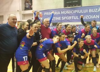 FOTO | În goana după voturi, primarul Toma sfidează suporterii platnici ai SCM Gloria Buzău!