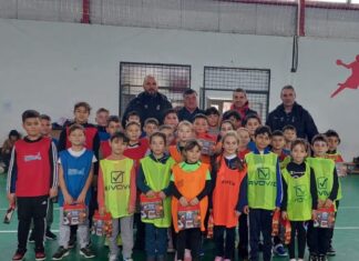 GALERIE FOTO | Centrele judeţene ale HC Buzău, vizitate de Moş Crăciun! Zâmbete şi bucurie printre sute de copii